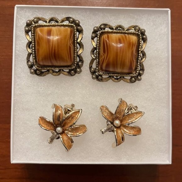 Lot of 4 pairs Vintage Clip on Earrings - Picture 5 of 7